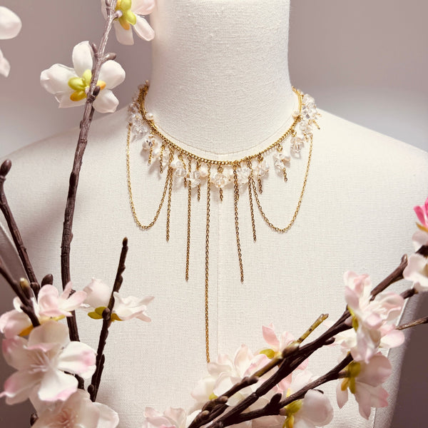 Collier Astrée doré à l'or 18 carats, cristal de roche et perles de culture, pièce unique Verika Bijoux
